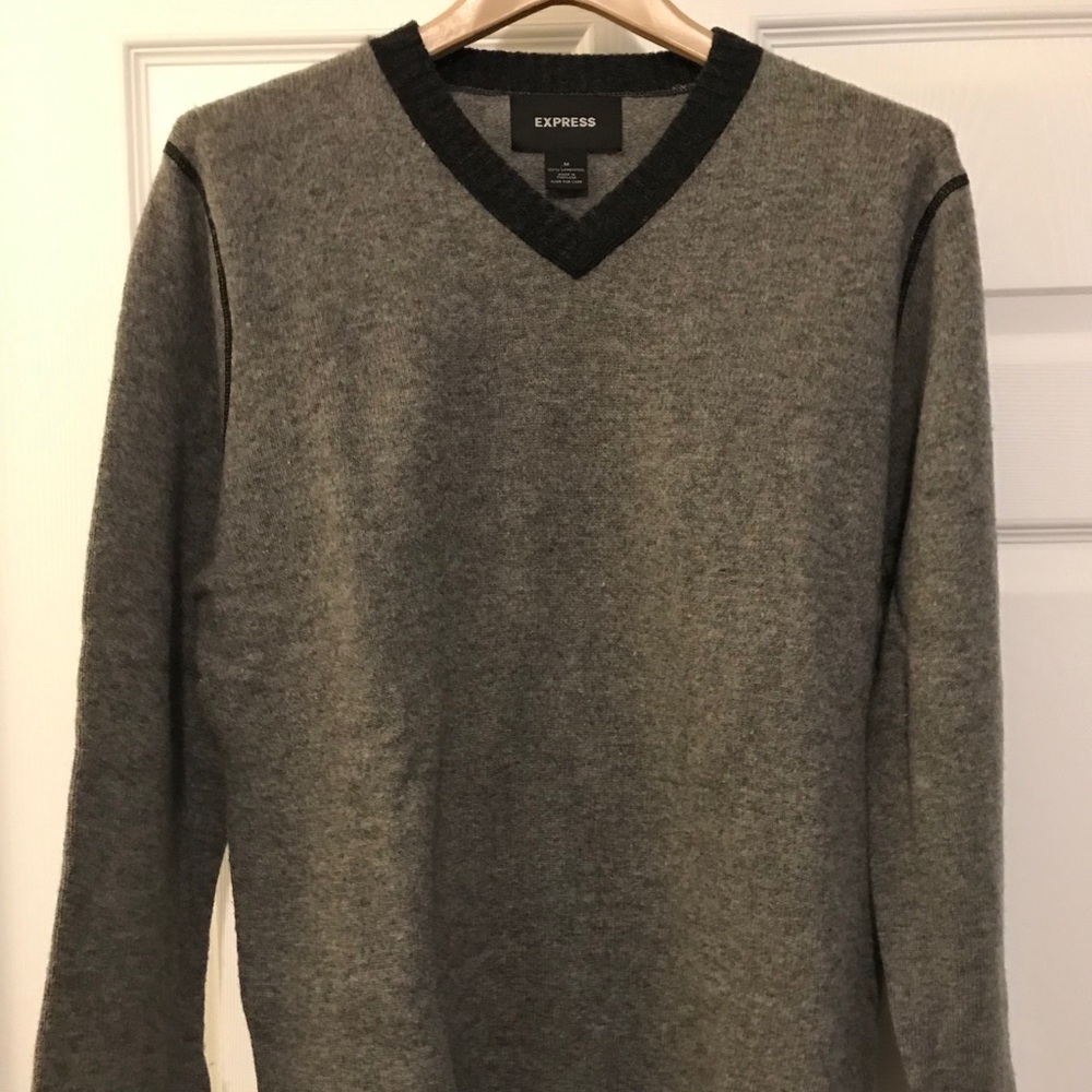 Express Men’s Wool V-Neck Sweater